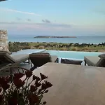 Hillhouse Ii Villa