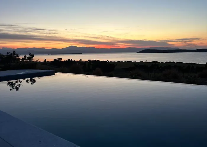 Villa Hillhouse Ii *